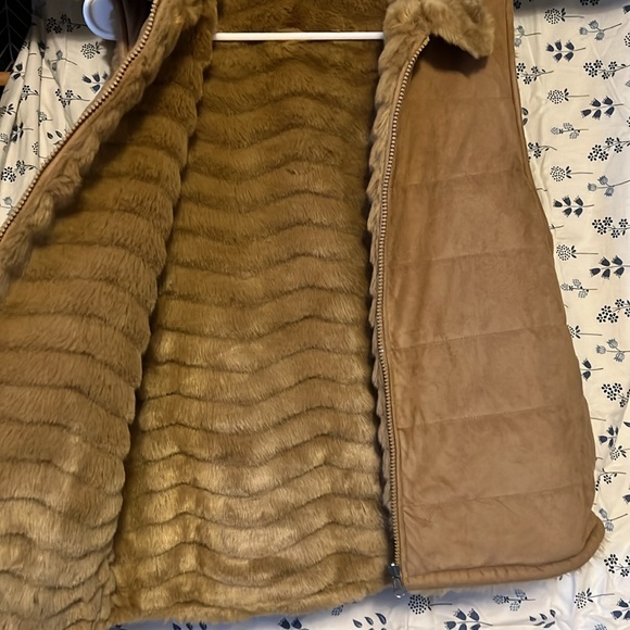 Reversible WInter Vest - Picture 4 of 8